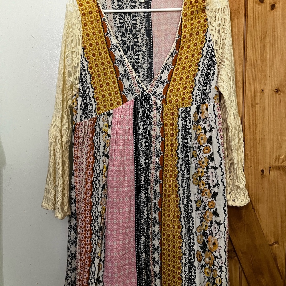 Kori Black and Pink Patterned Textile